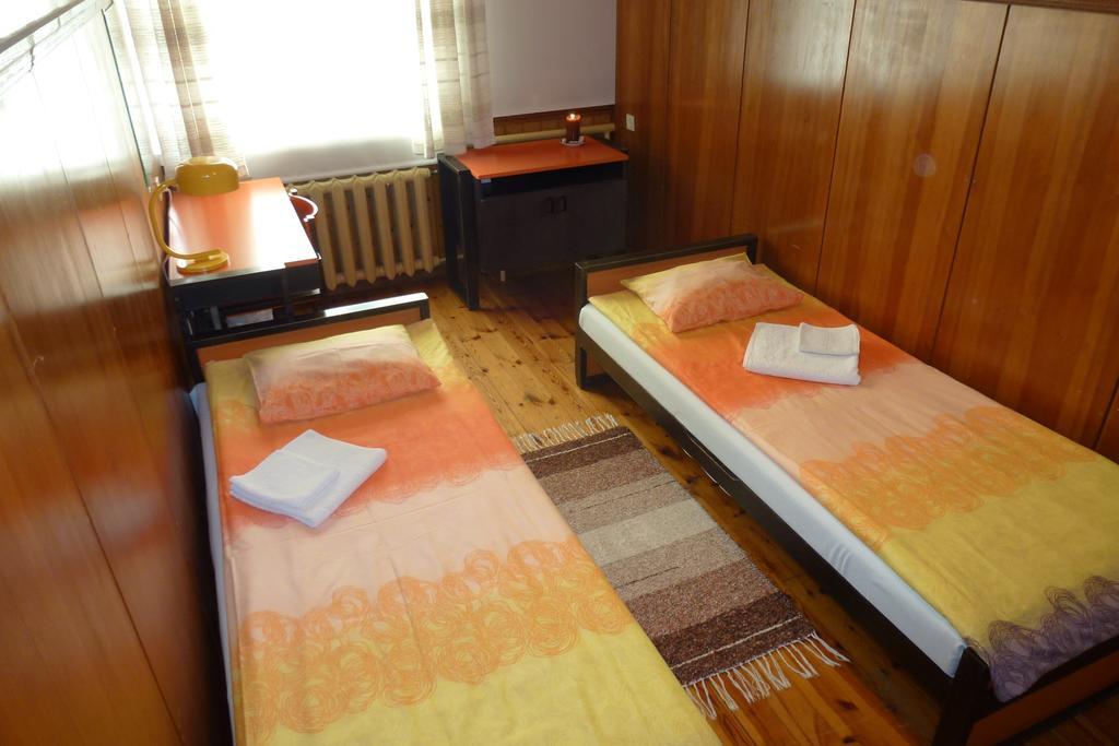 Kihelkonna Pastorate Guesthouse Habitación foto